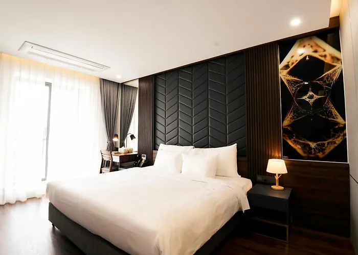 Anstay Marina Hotel