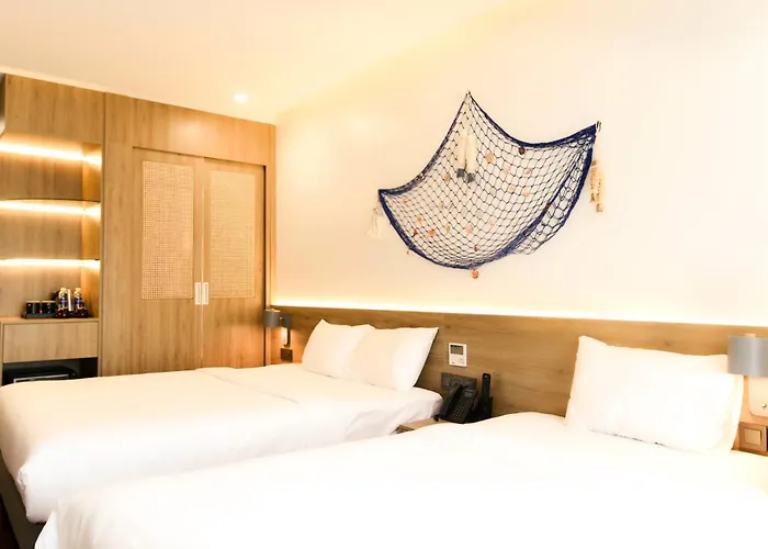 Anstay Marina Hotel