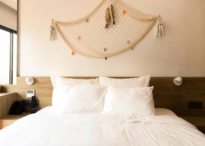 Anstay Marina Hotel 4*