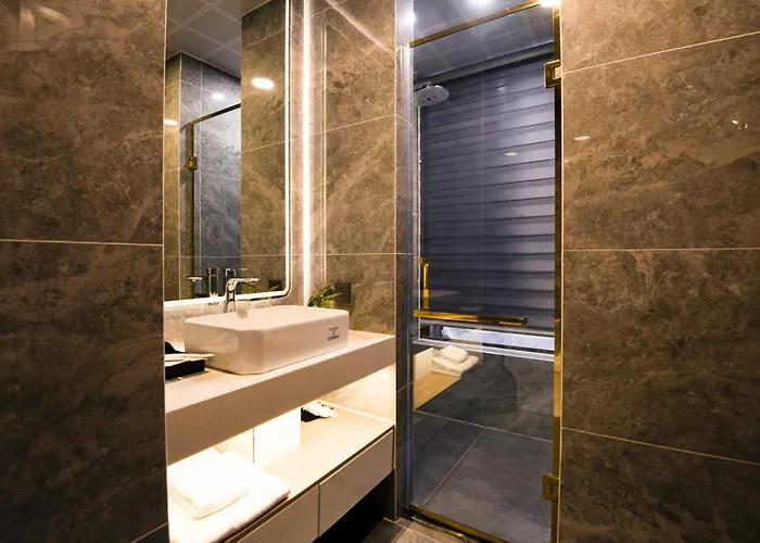 Anstay Marina Hotel