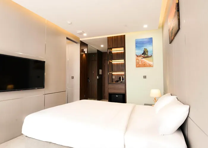 Anstay Marina Hotel 4*