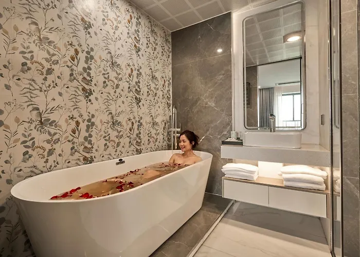 Anstay Marina Hotel